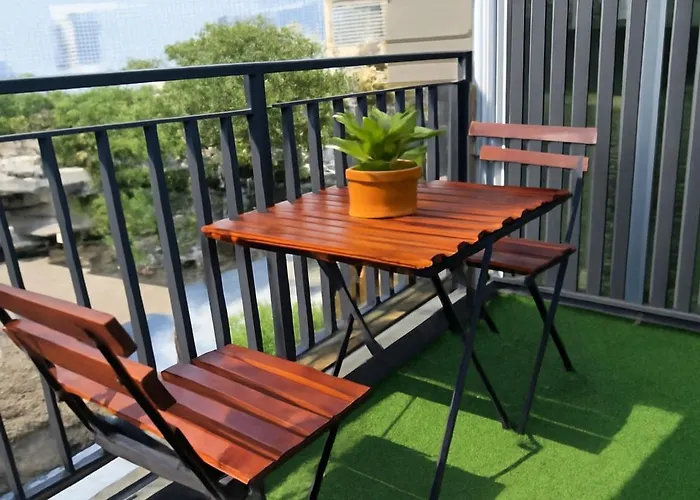 Luxury 2br 2ba Trapezo Walk To Mrt Qsncc Apartment *