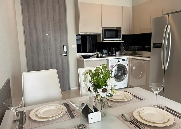 Luxury 2br 2ba Trapezo Walk To Mrt Qsncc Bangkok